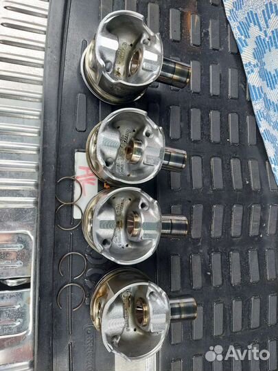 Поршень оригинальный в сборе на Фольксваген Туарег