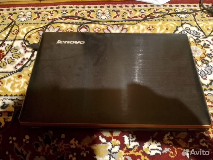 Полуигровой Ноутбук Lenovo