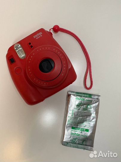 Фотоаппарат мгновенной печати instax