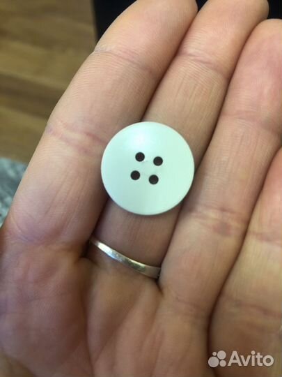 Пуговица белая, р-р 20 мм