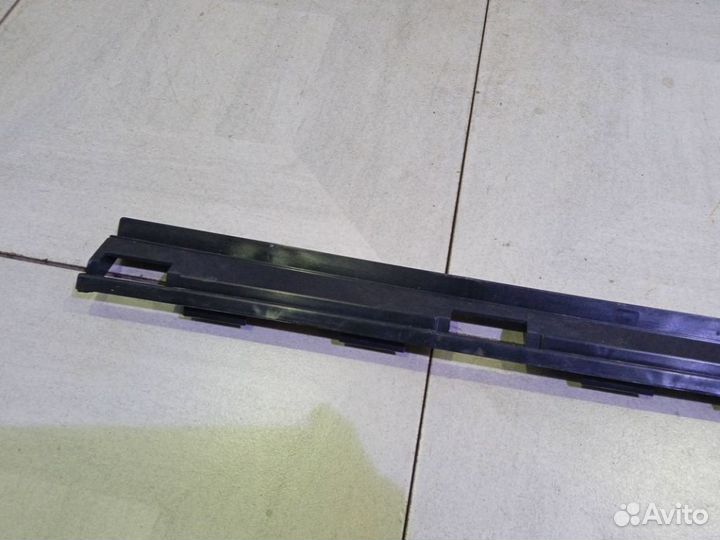 Кронштейн накладки порога