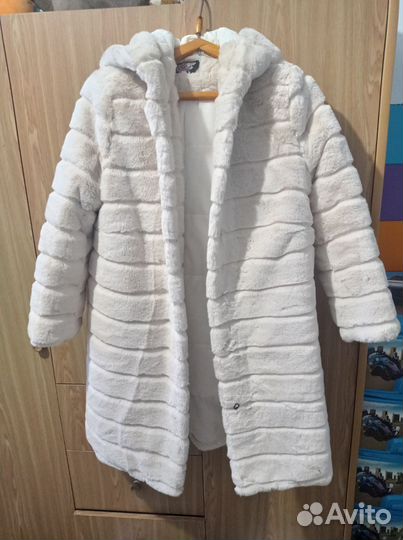 Шуба из эко меха с капюшоном