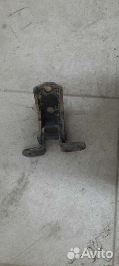 Петля двери верх. пер. П. Toyota LC Prado 120/2005