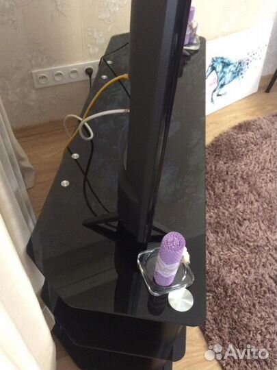 Стеклянная тумба под тв