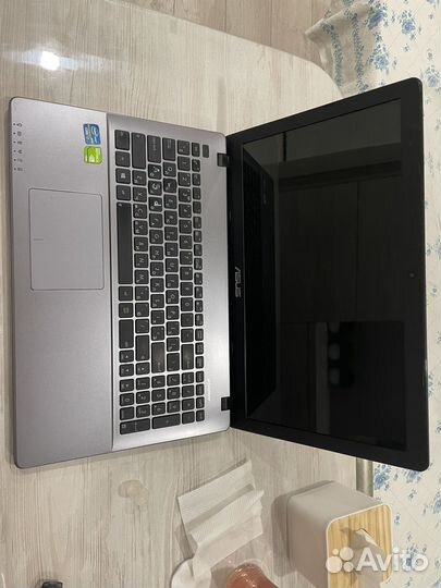 Ноутбук asus x550c