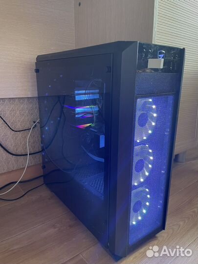 Мощный игровой компьютер с монитором