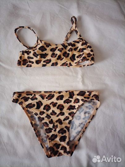 Купальники, очки, круг и нарукавники