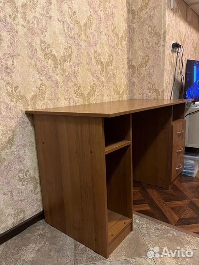 Компьютерный стол