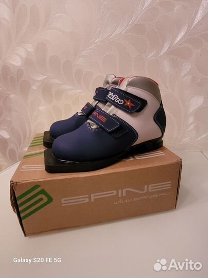 Лыжные ботинки+лыжи и палки