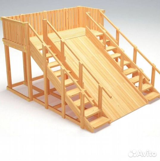 Зимняя деревянная горка 