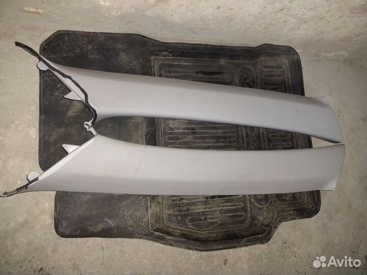 Накладки на передние стойки Toyota Corolla E150