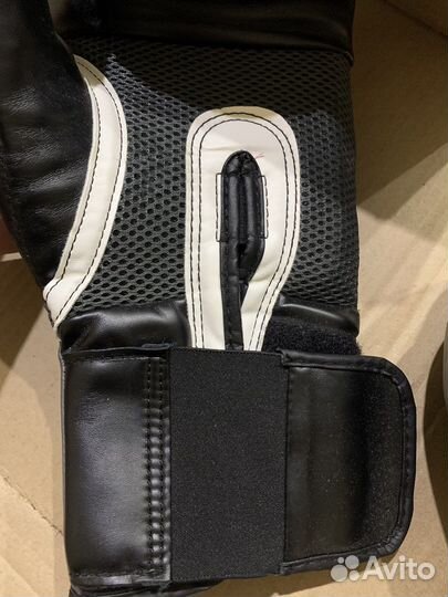 Боксерские перчатки everlast 14oz
