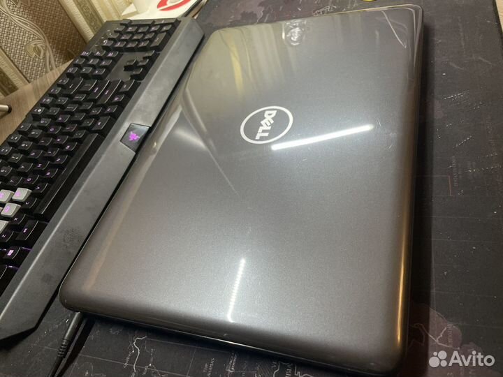 Ноутбук Dell i7, 5567.8GB, 256SSD, R7 4GB