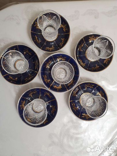 Стаканы армуды с блюдцами