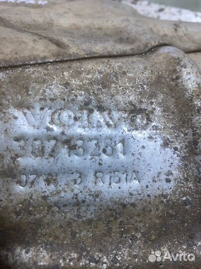 Тепловой экран Volvo S40 седан 2.4 B5244S 2008