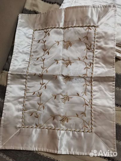 Набор из покрывала с наволочками и занавесок