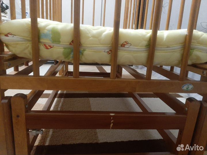 Детская кровать - маятник с матрасом