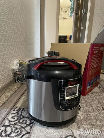 Мультиварка новая