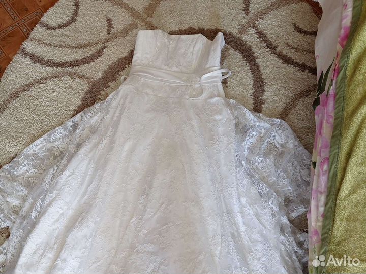 Свадебное платье