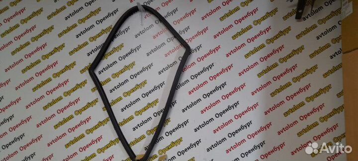 Уплотнитель стекла двери задний левый УАЗ Патриот