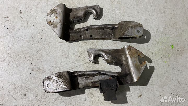 Скобы замка капота BMW 5 series E34