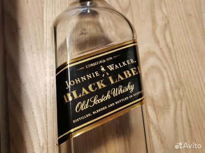 Бутылка коллекционная johnnie walker Black label