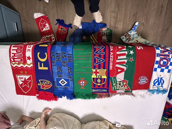 Коллекция футбольных матчевых шарфов