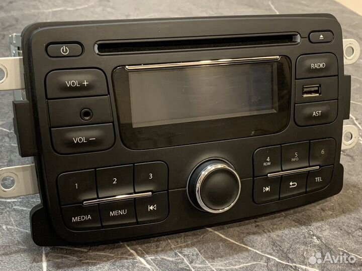 Штатная магнитола Renault Duster