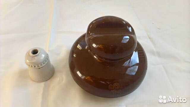 Изолятор коричневый с клеймом