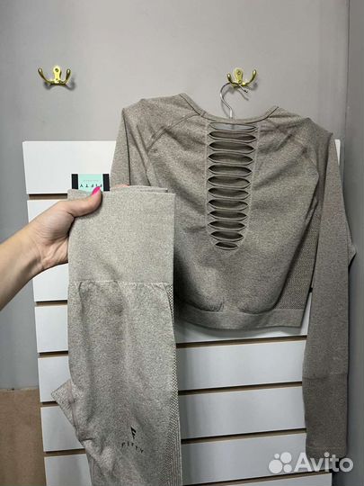 Костюм для йоги и фитнеса