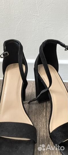 Босоножки на каблуке 39 размер