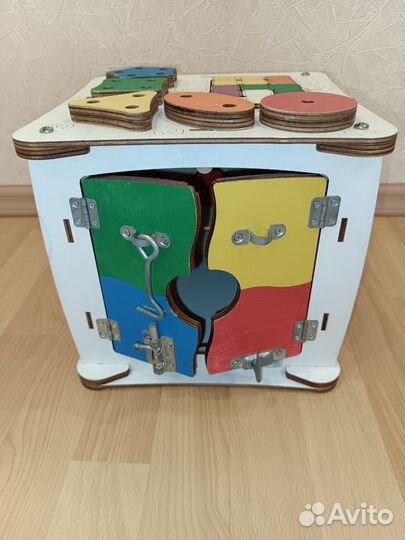 Бизиборд куб