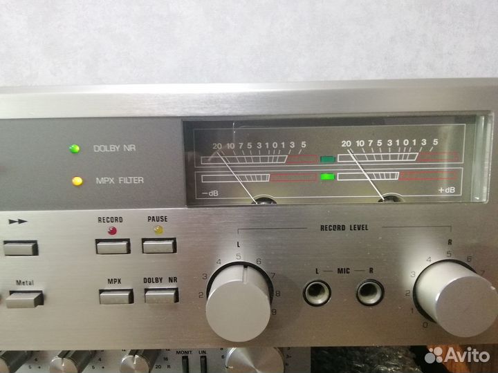 Кассетная дека Dual C822