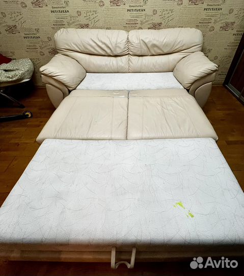 Кожаный диван бу