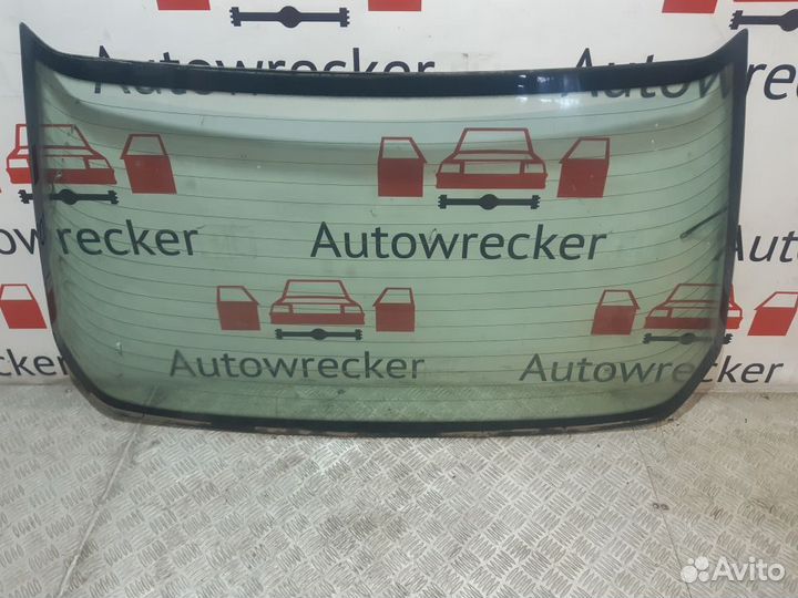 Стекло заднее Mercedes-Benz W124