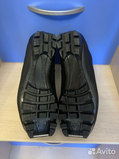 Лыжные ботинки 35 размер nnn