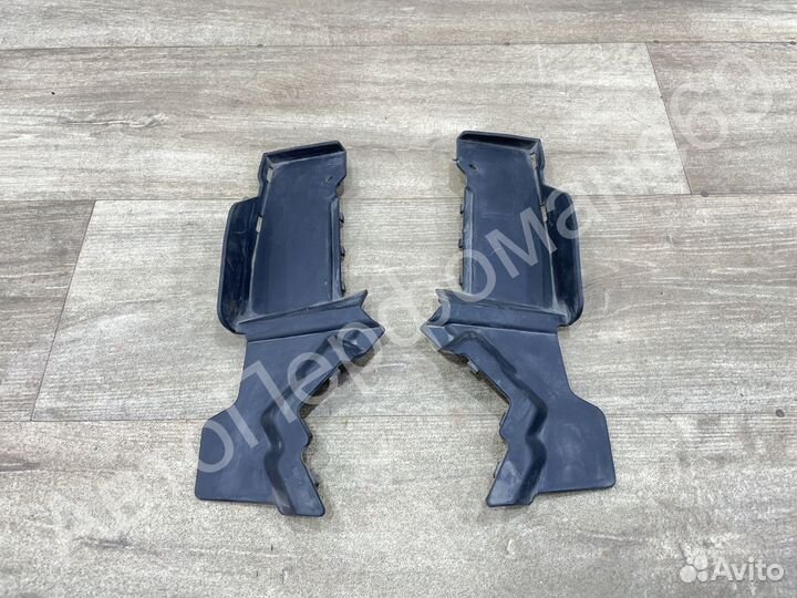 Накладка петли капота левая правая Outlander 3