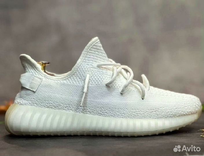 Кроссовки Adidas Yeezy boost 350 белые р-р. 44