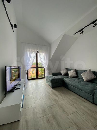 2-к. квартира, 55 м², 3/3 эт.