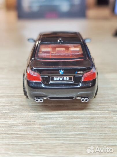 BMW M5 (e60) sedan 1 64 New