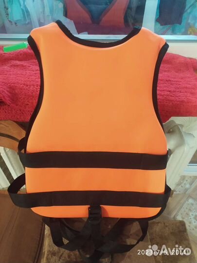 Спасательный жилет