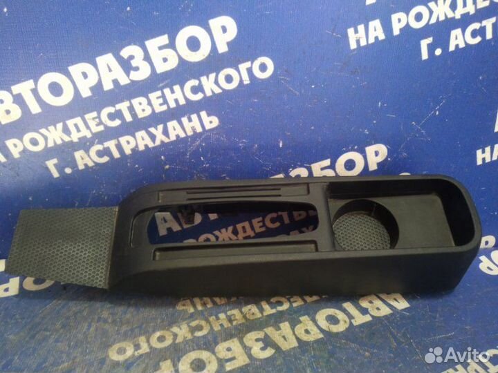 Накладка центральной консоли Mitsubishi Galant 8