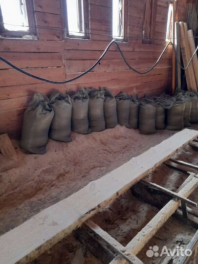 Опилки в мешках