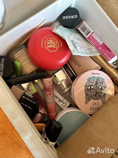 Набор декоративки, огромная коробка косметики