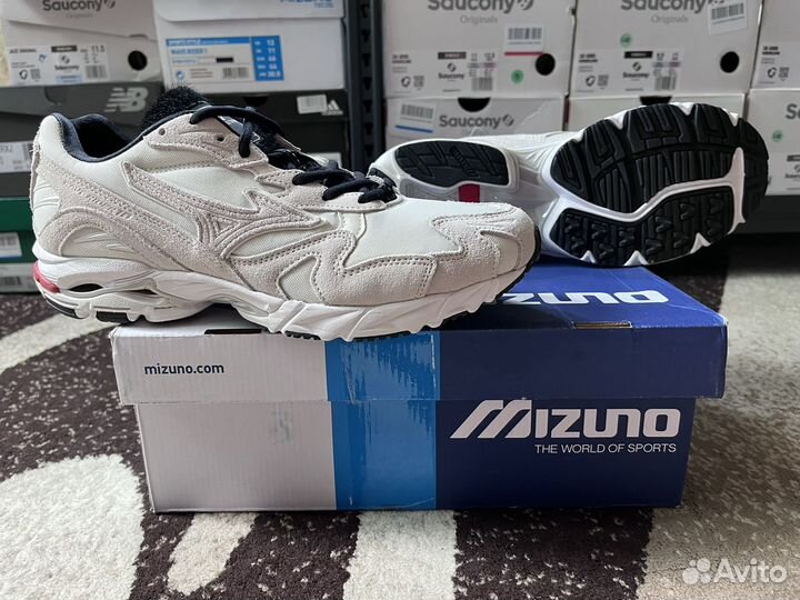 Кроссовки Mizuno Wave Rider 10 Tancho