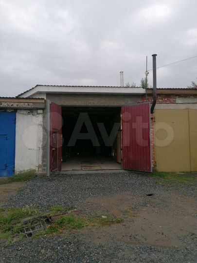 Гараж, > 30 м²