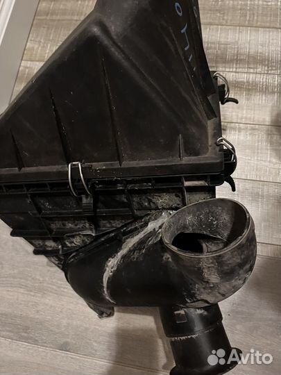 Корпус воздушного фильтра mercedes clk w208