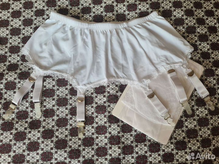 Пояс для чулок с чулками 