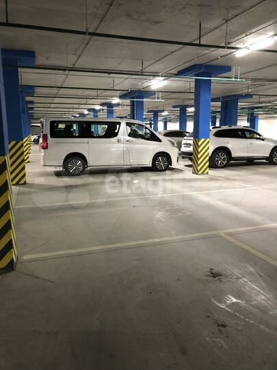 Машиноместо, 18 м²