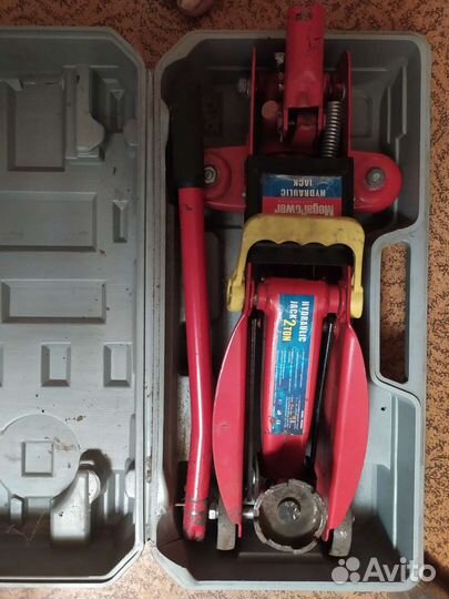 Домкрат гидравлический 2 т